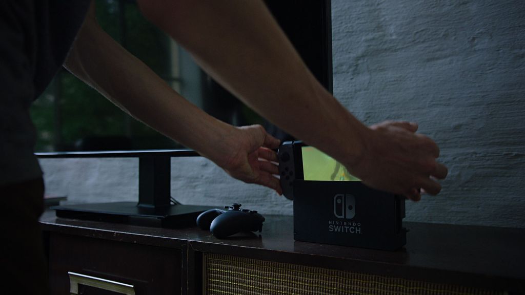 Cada dos meses debes desacoplar la Nintendo Switch del Dock y usarla en modo portátil hasta descargar la batería