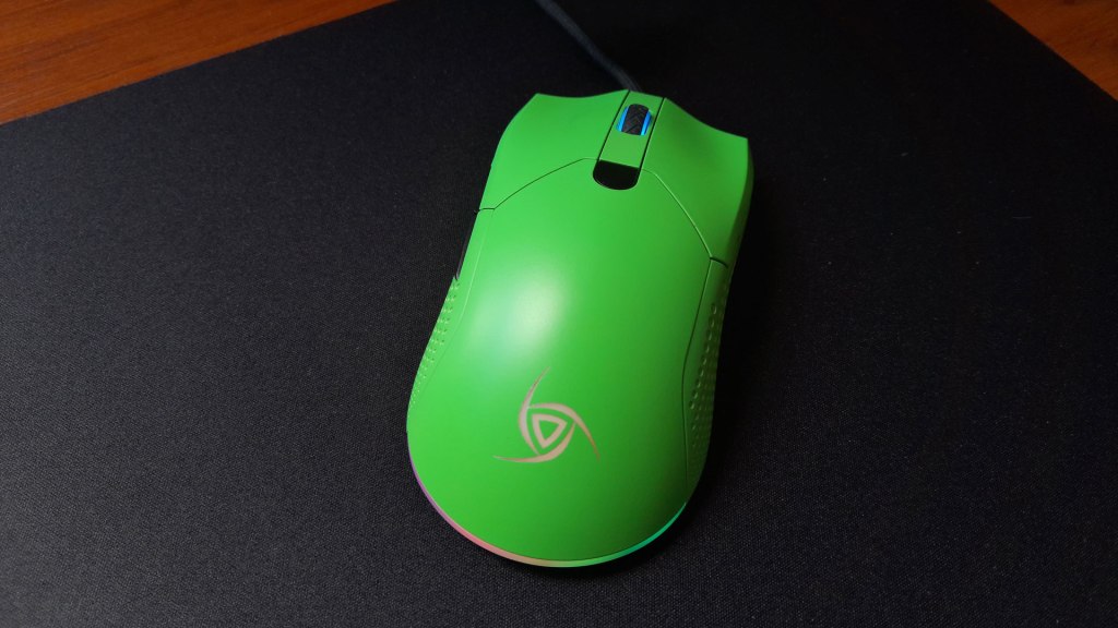 Mouse Gamer Aurora VSG – Reseña: un nivel más arriba de su&nbsp;categoría