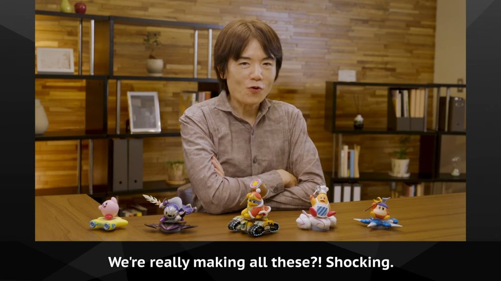 
Masahiro Sakurai presentando los Amiibo de Kirby Air Riders